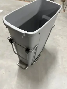 Scb9-1-20pt Knape & Vogt And Waste Recycling Pull Out Bin