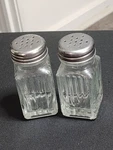 Vintage Star Top Salt & Pepper Shakers Square Base Ribbed Clear Glass Metal. Fixed Price $11.60.